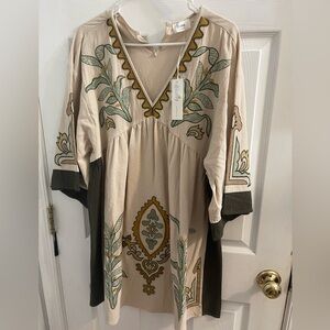 NWT Bluivy Beige and Green Embroidered woman’s dress size large